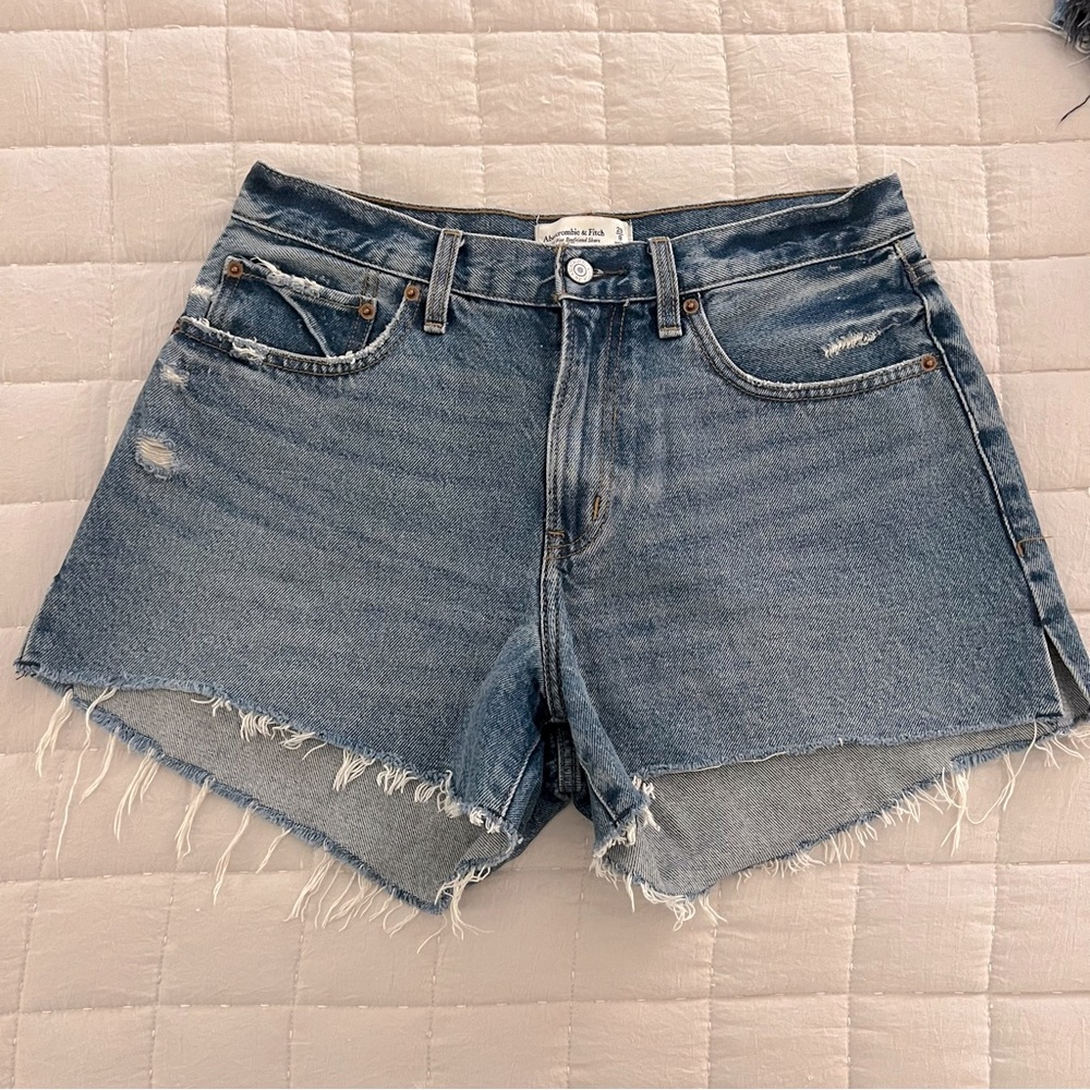 Abercrombie Mid Rise Boyfriend Short - Curve Love